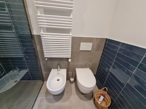 Toilet badkamer vakantieappartement Umbria